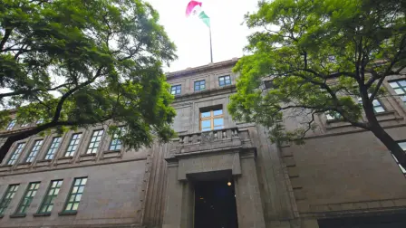 Las tres candidatas son también ministras en activo de la Suprema Corte de Justicia de la Nación.

Para más información del tema, visita: https://www.eleconomista.com.mx/politica/lenia-batres-yasmin-esquivel-loretta-ortiz-aventajan-eleccion-scjn-20250602-761781.html
Twitter: https://twitter.com/eleconomista 
Sitio web: https://www.eleconomista.com.mx/ 
Facebook: https://www.facebook.com/ElEconomista.mx 

#ElEconomista #CapitalHumano #EETV