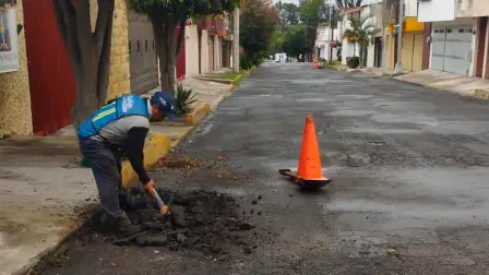 Trabajos de bacheo en Puebla.