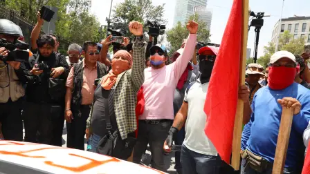 Disturbios en la Secretaria de Gobernación en CDMX por parte de integrantes de la CNTE.