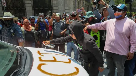 Disturbios en la Secretaria de Gobernación en CDMX por parte de integrantes de la CNTE.