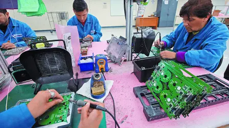Marcelo Ebrard, secretario de Economía, refirió que alrededor de 86% del comercio de México con Estados Unidos no está enfrentando aranceles.PHOTO: JOSE LUIS GONZALEZ/REUTERS