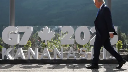 Los líderes mundiales reunidos en la cumbre del G7 pidieron una desescalada del peor conflicto de la historia entre los enemigos regionales y dijeron que Irán nunca debe tener un arma nuclear.