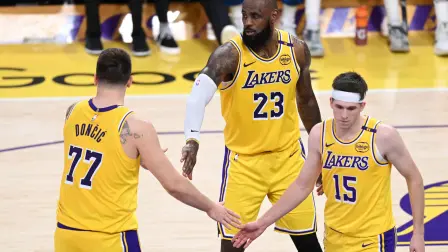 Los Lakers de Los Ángeles serán adquiridos por el multimillonario Mark Walter, propietario de los Dodgers de Los Ángeles. Foto: AFP
