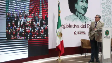 Ricardo Monreal anuncia el periodo extraordinario de sesiones.