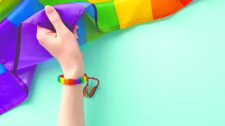 La suspensión de terapias de reemplazo hormonal en EU afecta la salud física y emocional de miles de personas trans en transición.