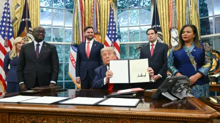 Qatar y Estados Unidos han ejercido de mediadores para llegar a "un momento importante después de 30 años de guerra", como lo describió el secretario de Estado norteamericano, Marco Rubio. 

Para más información del tema, visita: https://www.eleconomista.com.mx/internacionales/ruanda-republica-democratica-congo-firman-acuerdo-poner-conflicto-20250627-765674.html 

¡Síguenos en nuestras redes sociales para mantenerte informado! 

Twitter: https://twitter.com/eleconomista 
Facebook: https://www.facebook.com/ElEconomista.mx 
Instagram: https://www.instagram.com/eleconomistamx 
LinkedIn: https://www.linkedin.com/company/el-economista/ 

#ElEconomista #EETV