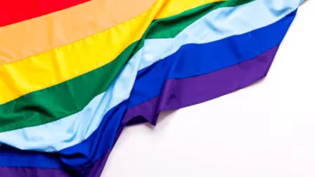 El grupo ultraconservador Heritage Foundation celebró "esta contundente victoria para los padres estadounidenses, que afirma su derecho fundamental a impartir educación moral y religiosa".

Para más información del tema, visita: https://www.eleconomista.com.mx/internacionales/corte-suprema-eu-respalda-padres-quieren-exponer-hijos-temas-lgbtq-20250627-765669.html

¡Síguenos en nuestras redes sociales para mantenerte informado!

Twitter: https://twitter.com/eleconomista 
Facebook: https://www.facebook.com/ElEconomista.mx
Instagram: https://www.instagram.com/eleconomistamx
LinkedIn: https://www.linkedin.com/company/el-economista/

#ElEconomista #EETV