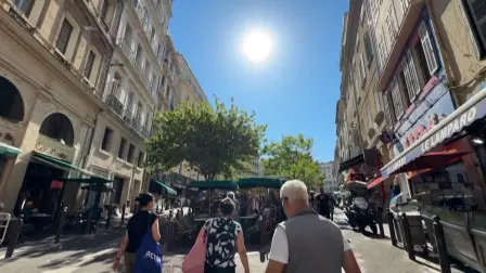 El sur de Francia enfrenta este viernes temperaturas de hasta 40 °C en el marco de una precoz ola de calor, que afectará también el fin de semana a Italia, España y Portugal.

¡Síguenos en nuestras redes sociales para mantenerte informado!

Twitter: https://twitter.com/eleconomista 
Facebook: https://www.facebook.com/ElEconomista.mx
Instagram: https://www.instagram.com/eleconomistamx
LinkedIn: https://www.linkedin.com/company/el-economista/

#ElEconomista #EETV