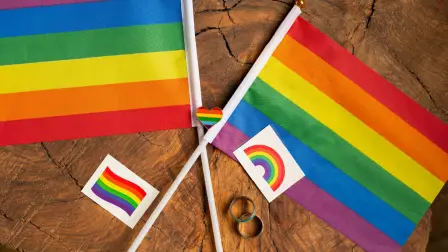 La población LGBT+ económicamente activa se distribuye en diversas ocupaciones; el 18.7 % trabaja como comerciantes, vendedores o agentes de ventas, mientras que otro 18.2 % desempeña actividades como profesionistas y técnicos.

Para más información del tema, visita: https://www.eleconomista.com.mx/politica/37-personas-lgbt-trabajan-comerciantes-profesionistas-20250627-765620.html 

¡Síguenos en nuestras redes sociales para mantenerte informado!

Twitter: https://twitter.com/eleconomista 
Facebook: https://www.facebook.com/ElEconomista.mx
Instagram: https://www.instagram.com/eleconomistamx
LinkedIn: https://www.linkedin.com/company/el-economista/

#ElEconomista #EETV #LGBT