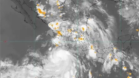 Flossie evoluciona a huracán categoría 1.