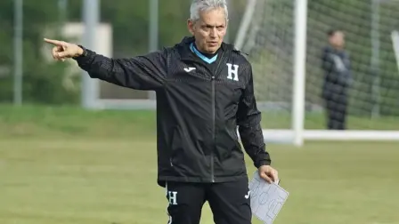 El colombiano Reinaldo Rueda dirige a la Selección de Honduras en la Copa Oro. Foto: Especial