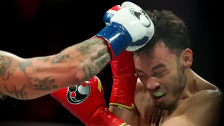 Las autoridades de EU señalaron que el exboxeador profesional entró legalmente al país en agosto de 2023, pero sólo tenía vigencia hasta febrero de 2024.

Para más información del tema, visita: https://www.eleconomista.com.mx/deportes/fgr-confirma-cargos-julio-cesar-chavez-jr-eu-extraditara-mexico-20250703-766569.html

¡Síguenos en nuestras redes sociales para mantenerte informado!

Twitter: https://twitter.com/eleconomista 
Facebook: https://www.facebook.com/ElEconomista.mx
Instagram: https://www.instagram.com/eleconomistamx
LinkedIn: https://www.linkedin.com/company/el-economista/

#ElEconomista #EETV