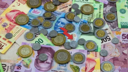 El peso avanzó, revirtiendo las pérdidas iniciales, tras la publicación de las minutas de reunión del Banxico, que dejaron ver una posible moderación de los recortes.

Para más información del tema, visita: https://www.eleconomista.com.mx/mercados/precio-dolar-hoy-10-julio-2025-cuanto-cerro-20250710-767628.html

¡Síguenos en nuestras redes sociales para mantenerte informado!

Twitter: https://twitter.com/eleconomista 
Facebook: https://www.facebook.com/ElEconomista.mx
Instagram: https://www.instagram.com/eleconomistamx
LinkedIn: https://www.linkedin.com/company/el-economista/

#ElEconomista #EETV #TipodeCambio