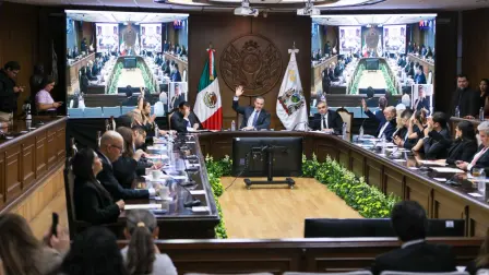 Cabildo de Monterrey, presidido por el alcalde Adrián de la Garza.