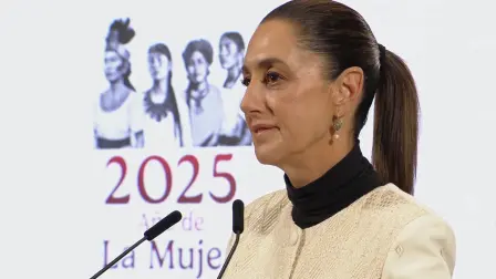 La presidenta Claudia Sheinbaum criticó la falta de coherencia del gobierno estadounidense por considerar terroristas a los cárteles del narcotráfico y, al mismo tiempo, negociar con sus líderes, en referencia a la audiencia que enfrentará Ovidio Guzmán este 11 de julio en Chicago.