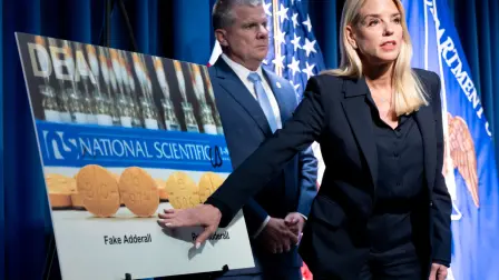 Agentes antidrogas estadounidenses confiscaron más de 10 millones de dólares en criptomonedas vinculadas al Cártel de Sinaloa, en operaciones en las que incautaron además grandes cantidades de fentanilo y otras sustancias, informaron las autoridades.