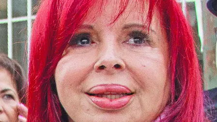 La gobernadora de Morena acusa al periodista de incitar el odio en su contra con su labor periodística.