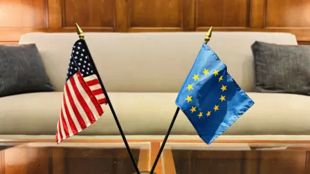 Los países miembros de la Unión Europea votaron este jueves a favor de aprobar aranceles de represalia sobre 93,000 millones de euros de productos estadounidenses, que podrían imponerse en caso de que el bloque no logre alcanzar un acuerdo comercial con Washington.

Para más información del tema, visita: https://www.eleconomista.com.mx/empresas/ue-apoya-posibles-aranceles-represalia-109-000-millones-dolares-productos-eu-20250724-769599.html

¡Síguenos en nuestras redes sociales para mantenerte informado!

Twitter: https://twitter.com/eleconomista 
Facebook: https://www.facebook.com/ElEconomista.mx
Instagram: https://www.instagram.com/eleconomistamx
LinkedIn: https://www.linkedin.com/company/el-economista/

#ElEconomista #EETV