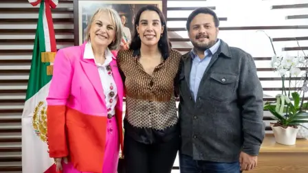 La secretaria de Turismo, Josefina Rodríguez, anunció este jueves que Sebastián Ramírez Nathalie Desplas (izq) sustituirá en el cargo a Sebastián Ramírez (der), quien ahora será el responsable del Fondo Nacional de Fomento al Turismo (Fonatur).