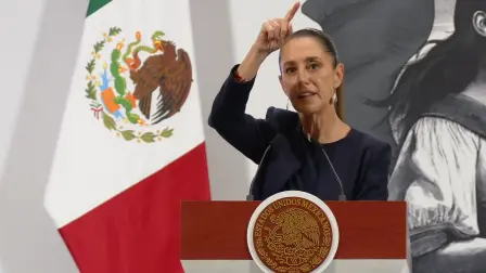 La presidenta Claudia Sheinbaum aseguró que su gobierno trabaja para pacificar Sinaloa, donde la violencia repuntó tras la captura y extradición de Ismael “El Mayo” Zambada. 

Para más información del tema, visita: https://www.eleconomista.com.mx/politica/sheinbaum-promete-pacificar-sinaloa-ano-violencia-captura-mayo-20250725-769834.html 

¡Síguenos en nuestras redes sociales para mantenerte informado! 

Twitter: https://twitter.com/eleconomista 
Facebook: https://www.facebook.com/ElEconomista.mx 
Instagram: https://www.instagram.com/eleconomistamx 
LinkedIn: https://www.linkedin.com/company/el-economista/ 

#ElEconomista #EETV