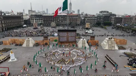 Escenificación monumental de la fundación de Tenochtitlan.