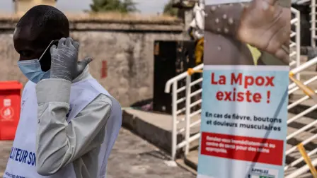 La OMS advierte que la transmisión de mpox entre humanos podría volverse comunitaria si no se actúa con rapidez para frenar los brotes actuales.

Para más información del tema, visita: https://www.eleconomista.com.mx/internacionales/oms-advierte-riesgo-contagio-masivo-controla-viruela-mono-20250731-770693.html 

¡Síguenos en nuestras redes sociales para mantenerte informado!

Twitter: https://twitter.com/eleconomista 
Facebook: https://www.facebook.com/ElEconomista.mx
Instagram: https://www.instagram.com/eleconomistamx
LinkedIn: https://www.linkedin.com/company/el-economista/

#ElEconomista #EETV