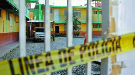 Guanajuato y el Estado de México fueron las entidades en las que se registró el número más alto de homicidios ocurridos. Sólo estos dos estados concentraron 7,292 de los 33,241 asesinatos registrados durante 2024.

Para más información del tema, visita: https://www.eleconomista.com.mx/politica/violencia-mexico-91-personas-asesinadas-dia-2024-promedio-20250801-770841.html

¡Síguenos en nuestras redes sociales para mantenerte informado!

Twitter: https://twitter.com/eleconomista 
Facebook: https://www.facebook.com/ElEconomista.mx
Instagram: https://www.instagram.com/eleconomistamx
LinkedIn: https://www.linkedin.com/company/el-economista/

#ElEconomista #EETV #ViolenciaenMéxico