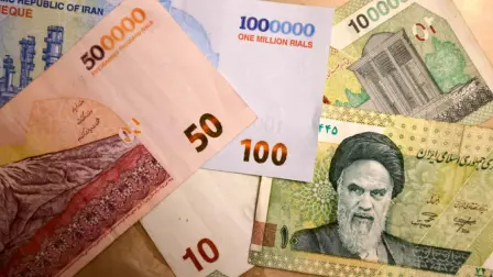 El rial no ha parado de bajar tras la retirada estadounidense en 2018 de un acuerdo sobre el programa nuclear iraní.

Para más información del tema, visita: https://www.eleconomista.com.mx/internacionales/iran-planea-borrar-ceros-moneda-nacional-20250803-771041.html 

¡Síguenos en nuestras redes sociales para mantenerte informado!

Twitter: https://twitter.com/eleconomista 
Facebook: https://www.facebook.com/ElEconomista.mx
Instagram: https://www.instagram.com/eleconomistamx
LinkedIn: https://www.linkedin.com/company/el-economista/

#ElEconomista #EETV #Irán