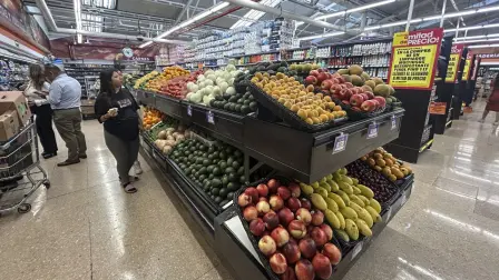 La confianza de los consumidores reportó en julio una mejoría luego del desplome que sufrió en el mes previo, de acuerdo con la información publicada por el Inegi.