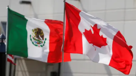 Banderas de México y Canadá.