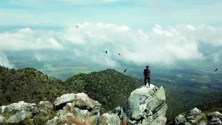 Senderistas buscan llegar a la cima del volcán Sangangüey, en Nayarit, una ruta de altura ideal para amantes del trekking y la naturaleza.