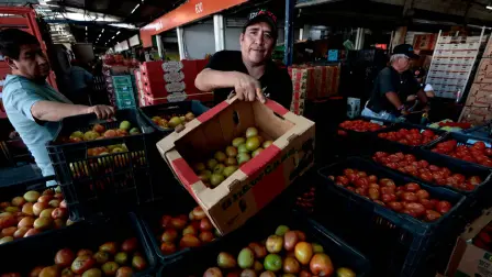 Este Acuerdo tiene el respaldo de todas las asociaciones de productoras y productores de jitomate que participan en el mercado de exportación a EU.

Para más información del tema, visita: https://www.eleconomista.com.mx/empresas/mexico-establecen-precios-minimos-exportacion-tomate-fresco-20250810-772046.html

¡Síguenos en nuestras redes sociales para mantenerte informado!

Twitter: https://twitter.com/eleconomista 
Facebook: https://www.facebook.com/ElEconomista.mx
Instagram: https://www.instagram.com/eleconomistamx
LinkedIn: https://www.linkedin.com/company/el-economista/

#ElEconomista #EETV #Tomates