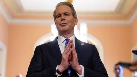 El secretario del Tesoro de Estados Unidos, Scott Bessent, auguró este lunes que las negociaciones con los países con los que aún no se han alcanzado acuerdos comerciales deberían estar cerradas para "finales de octubre", lo que incluiría Canadá, México o Suiza.