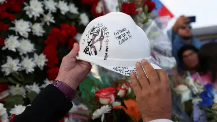 Funeral de uno de los mineros fallecidos durante un derrumbe en la mina de cobre El Teniente,
