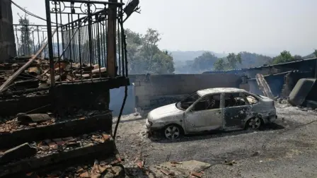 Probablemente permanecerá en alerta por calor hasta el lunes, lo que incrementa el riesgo de incendios.

Para más información del tema, visita: https://www.eleconomista.com.mx/internacionales/espana-consumida-incendios-noroeste-oeste-20250816-772994.html

¡Síguenos en nuestras redes sociales para mantenerte informado!

Twitter: https://twitter.com/eleconomista 
Facebook: https://www.facebook.com/ElEconomista.mx
Instagram: https://www.instagram.com/eleconomistamx
LinkedIn: https://www.linkedin.com/company/el-economista/
T

#ElEconomista #EETV