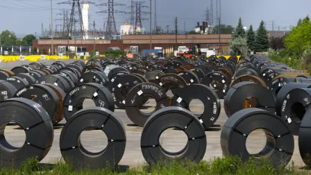 El Departamento de Comercio de EU dijo que la medida abarca turbinas de viento y sus partes y componentes; grúas móviles, bulldozers y otras maquinarias pesadas; vagones, muebles, compresores y bombas, y cientos de productos más.