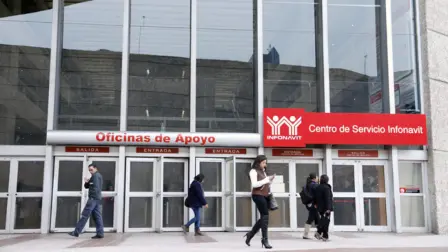 Los puntos necesarios para un financiamiento pasarán de 1,080 a solo 100; además, se reducirá el número de requisitos de 10 a cinco

Para más información del tema, visita: https://www.eleconomista.com.mx/econohabitat/infonavit-cambia-esquema-puntaje-dar-credito-quienes-ganan-20250819-773255.html 

¡Síguenos en nuestras redes sociales para mantenerte informado!

Twitter: https://twitter.com/eleconomista 
Facebook: https://www.facebook.com/ElEconomista.mx
Instagram: https://www.instagram.com/eleconomistamx
LinkedIn: https://www.linkedin.com/company/el-economista/

#ElEconomista #EETV