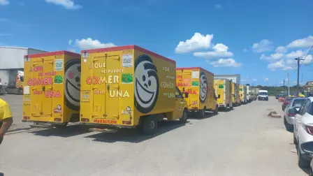Camionetas de Sabritas-Pepsico en su planta de Poza Rica, Veracruz.