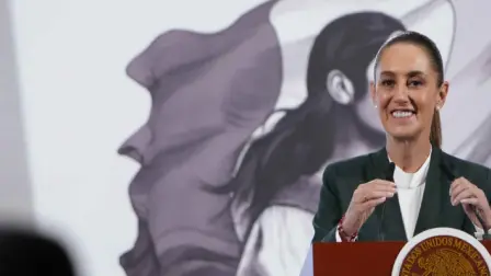 La presidenta confirmó que el trámite de la CURP biométrica será voluntario y que se invertirán recursos públicos en las plataformas para su implementación.

Para más información del tema, visita: https://www.eleconomista.com.mx/politica/curp-biometrica-sera-obligatoria-mexico-sheinbaum-20250822-773866.html

¡Síguenos en nuestras redes sociales para mantenerte informado!

Twitter: https://twitter.com/eleconomista 
Facebook: https://www.facebook.com/ElEconomista.mx
Instagram: https://www.instagram.com/eleconomistamx
LinkedIn: https://www.linkedin.com/company/el-economista/

#ElEconomista #CURPBiométrica #Sheinbaum