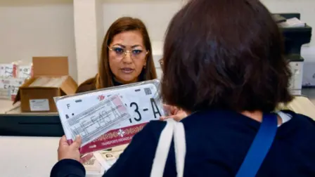 Aunque se te haya pasado la fecha de reemplacamiento, el Gobierno del Edomex autorizó que los propietarios de automóviles puedan realizar el trámite antes del 31 de agosto.

Para más información del tema, visita: https://www.eleconomista.com.mx/politica/reemplacamiento-edomex-2025-cuanto-multa-reemplacar-20250823-773975.html

¡Síguenos en nuestras redes sociales para mantenerte informado!

Twitter: https://twitter.com/eleconomista 
Facebook: https://www.facebook.com/ElEconomista.mx
Instagram: https://www.instagram.com/eleconomistamx
LinkedIn: https://www.linkedin.com/company/el-economista/
T

#ElEconomista #EETV