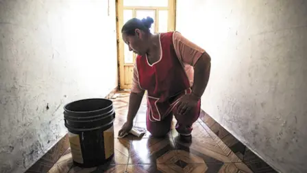 Las mujeres, en comparación con los hombres, dedicaron el doble de su tiempo total de trabajo a las actividades no remuneradas, reveló la Encuesta Nacional sobre el Uso del Tiempo (ENUT) 2024 del Inegi.