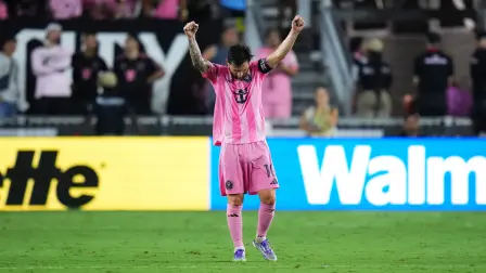 Lionel Messi con su uniforme del Inter Miami CF.