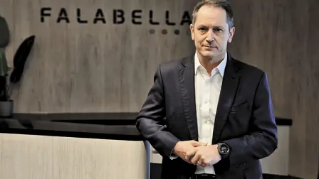 Antes de la pandemia, Falabella, que lleva Alejandro González Dale, invertía entre 800 millones de dólares y 900 millones de dólares al año; la crisis los obligó a recortar ese presupuesto a la mitad. Para 2025, el plan subió a 650 millones de dólares; y para 2026 la administración ve espacio para volver a niveles cercanos a los de prepandemia.