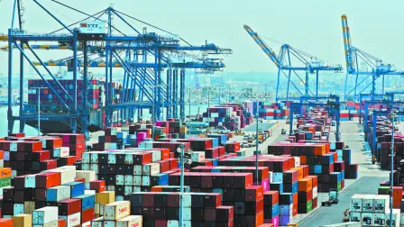 La brecha comercial se disparó un 32.5%, hasta 78,300 millones de dólares, según informó el jueves la Oficina de Análisis Económico del Departamento de Comercio.

Para más información del tema, visita: https://www.eleconomista.com.mx/economia/deficit-comercial-eu-aumenta-julio-alza-importaciones-20250904-775717.html

¡Síguenos en nuestras redes sociales para mantenerte informado!

Twitter: https://twitter.com/eleconomista 
Facebook: https://www.facebook.com/ElEconomista.mx
Instagram: https://www.instagram.com/eleconomistamx
LinkedIn: https://www.linkedin.com/company/el-economista/

#ElEconomista #EETV