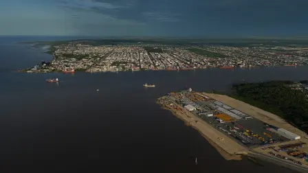 Vista aérea de Guyana Shore Base Inc., socia de ExxonMobil en descubrimientos petroleros, en Georgetown.