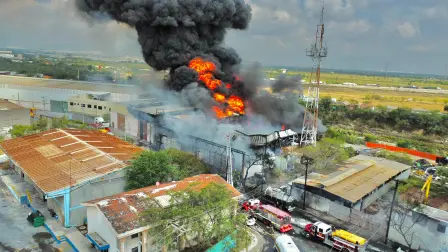 Incendio en el Parque Industrial Escobedo.