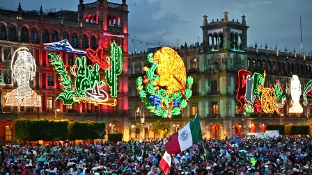 Conmemoración del grito de Independencia de México en el Zócalo de la Ciudad de México. Encabezado por primera vez por la presidenta Claudia Sheinbaum.