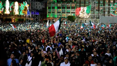 Festejos por el 215 Aniversario del inicio de la Independencia de México en el Zócalo de la Ciudad de México. En el primer evento encabezado por la presidenta Claudia Sheinbaum.