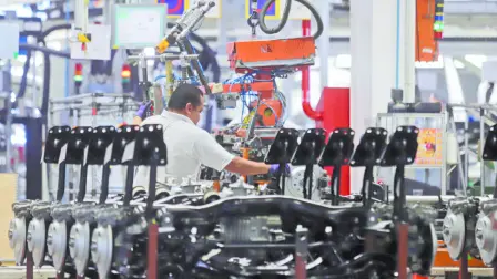 El Departamento de Comercio de Estados Unidos informó que la Administración del presidente Donald Trump analiza nuevos aranceles a más autopartes y productos derivados de acero y aluminio.

Para más información del tema, visita: https://www.eleconomista.com.mx/empresas/estados-unidos-analiza-aranceles-autopartes-productos-derivados-acero-aluminio-20250916-777375.html
¡Síguenos en nuestras redes sociales para mantenerte informado!

Twitter: https://twitter.com/eleconomista
Facebook: https://www.facebook.com/ElEconomista.mx
Instagram: https://www.instagram.com/eleconomistamx
LinkedIn: https://www.linkedin.com/company/el-economista/

#ElEconomista #EETV