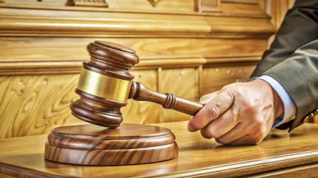 Ante la falta de testamento se tiene que demandar una sucesión testamentaria.